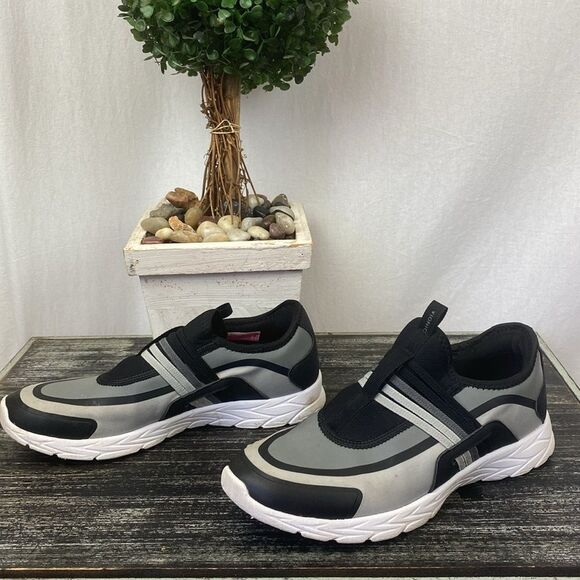 Vionic Black & Gray Slip On Athletic Sport Shoes 6 - Picture 2 of 9